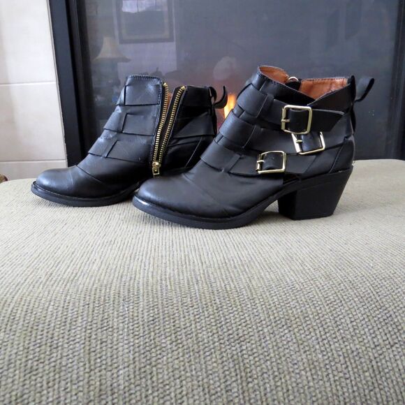 Report Ankle Booties with zipper  Size 6 1/2  EUC - Picture 1 of 6